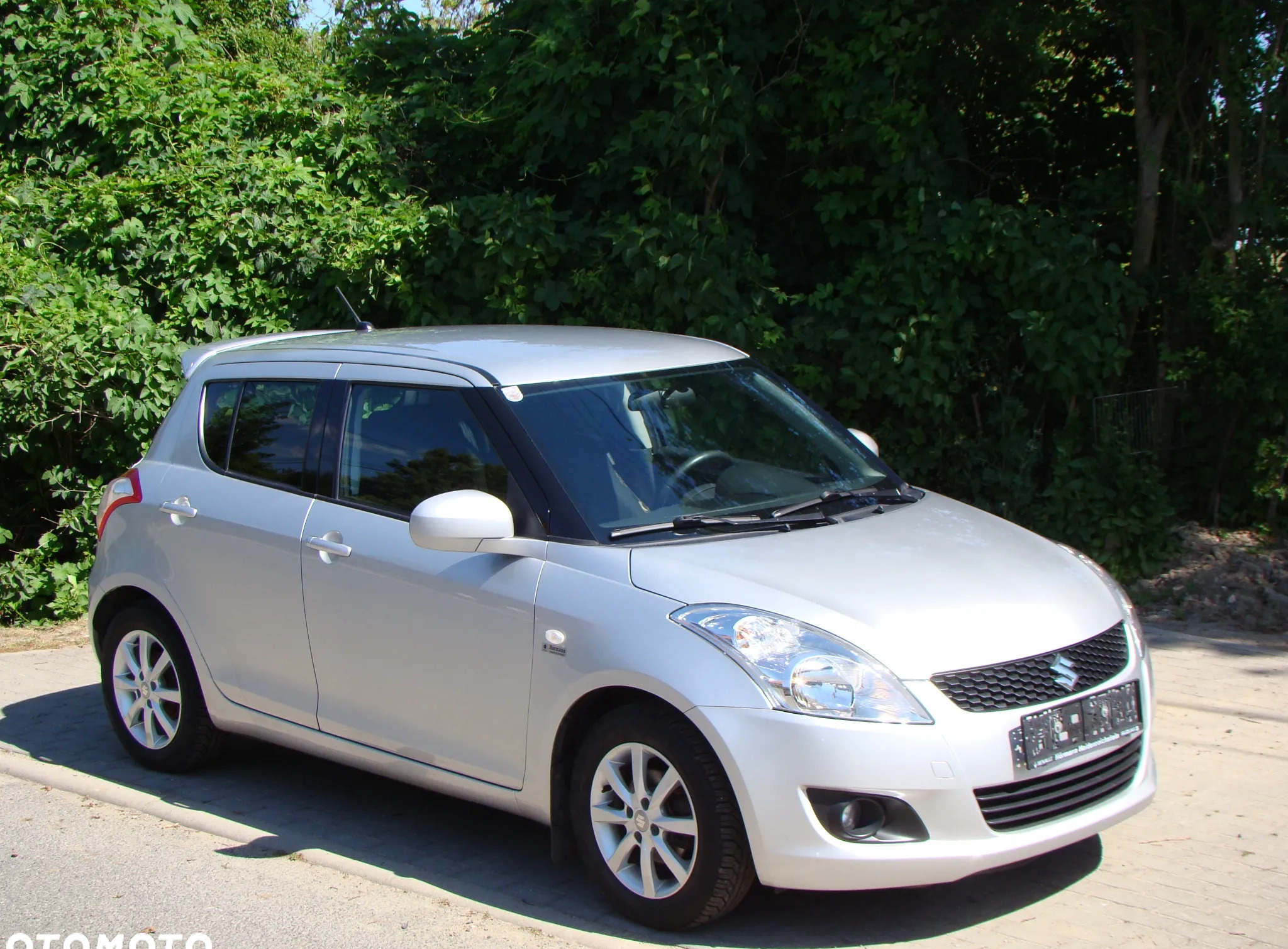 Suzuki Swift cena 14900 przebieg: 89222, rok produkcji 2013 z Suchedniów małe 254